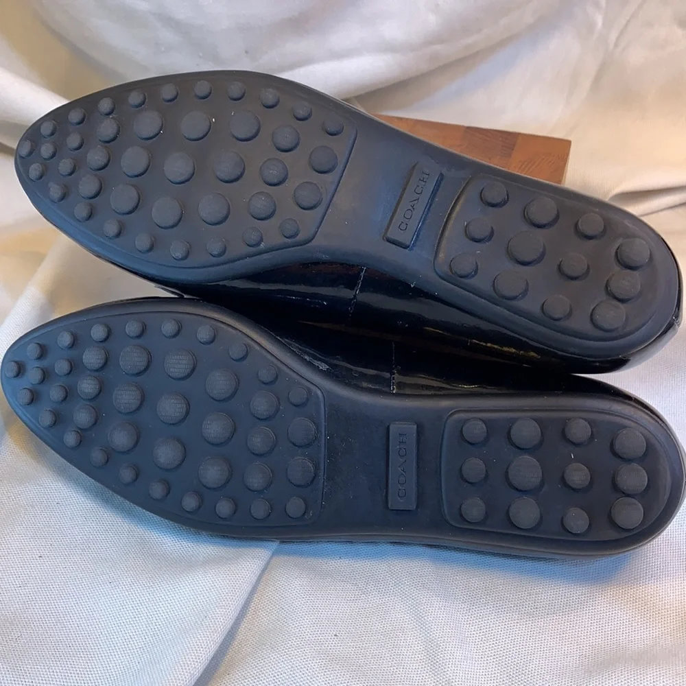 Coach almost NEW leather loafers/flats worn once